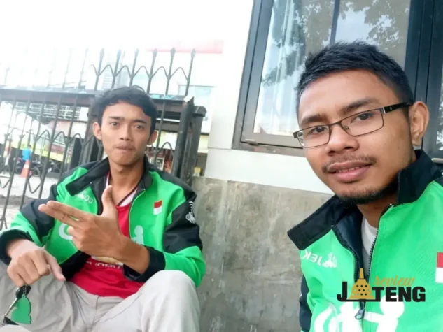 Mantan Ojek Online Raih Doktor UIN Walisongo: Kisah Inspiratif